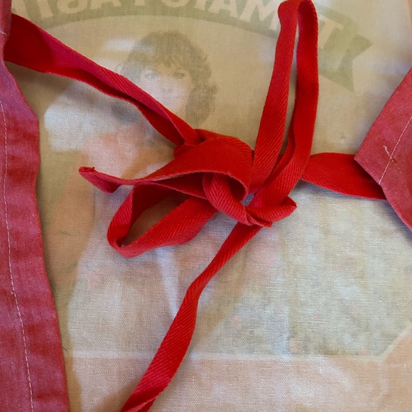 Vintage apron with red tomato paste - fun - Picture 3 of 7